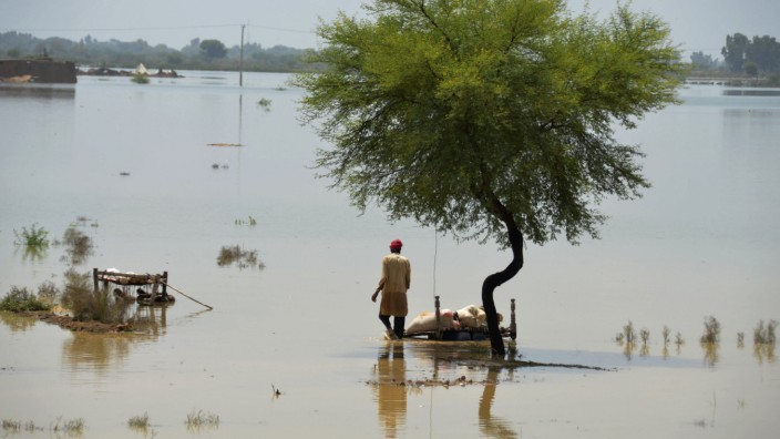 SZ-Klimakolumne: Bislang treffen die Folgen des Klimawandels insbesondere den globalen Süden - wie die verstärkten Monsunregenfälle in Pakistan diesen Sommer gezeigt haben.