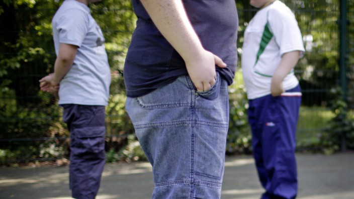 Gesundheit: Zu wenig Bewegung, falsche Ernährung: Sieben Prozent der übergewichtigen Jugendlichen haben Bluthochdruck.