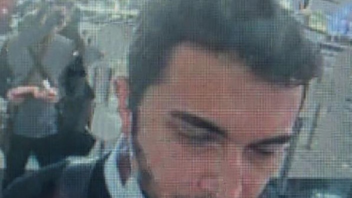 Mutmaßlicher Krypto-Betrug: Der flüchtige Krypto-Gründer im April 2021 am Flughafen in Istanbul, aufgenommen von einer Überwachungskamera.