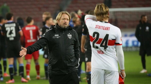 Transfer von Sasa Kalajdzic: VfB-Sportdirektor Sven Mislintat (links) wartet auf späte Angebote aus England - etwa für Flankenkünstler Borna Sosa (rechts).