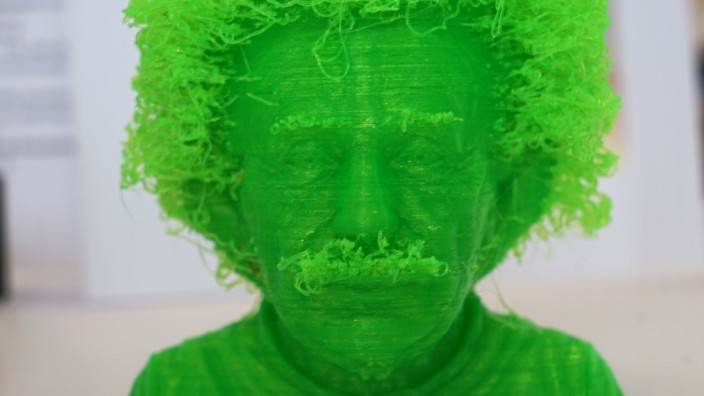 Gründerzentren: Mit 3D-Druckern kann man Protypen ausdrucken - oder Skulpturen wie diesen knallgrünen Albert Einstein.