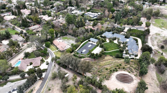 Wassermangel in Kalifornien: Der Platz wird wohl reichen: Kim Kardashians Anwesen in Hidden Hills von oben.