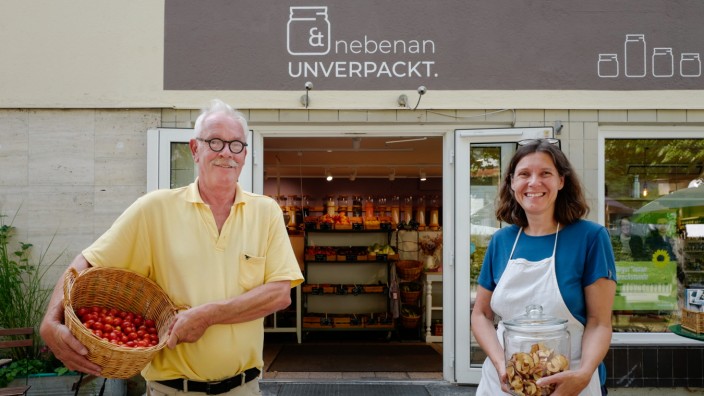 Probleme durch Preisanstiege: Bernhard Bergdolt und Evi Piehlmeier sind Teil der Genossenschaft vom Laimer Unverpackt-Laden.