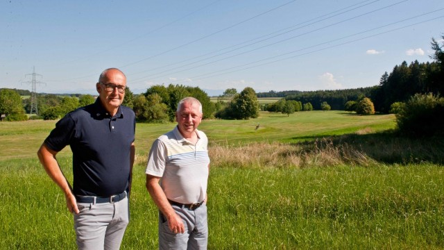 Brenner-Nordzulauf: Aus acht Mitgliedern besteht der Vorstand des Golfclubs - Präsident Helmut Hampel (rechts) und Jürgen Schunda sind zwei von ihnen.