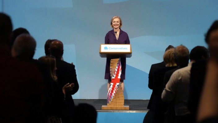 Großbritannien: Ein wenig Maggie: Die künftige Premierministerin Liz Truss nach ihrer Wahl durch die Tories.
