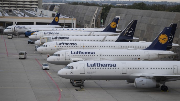 Lufthansa-Maschinen am Frankfurter Flughafen