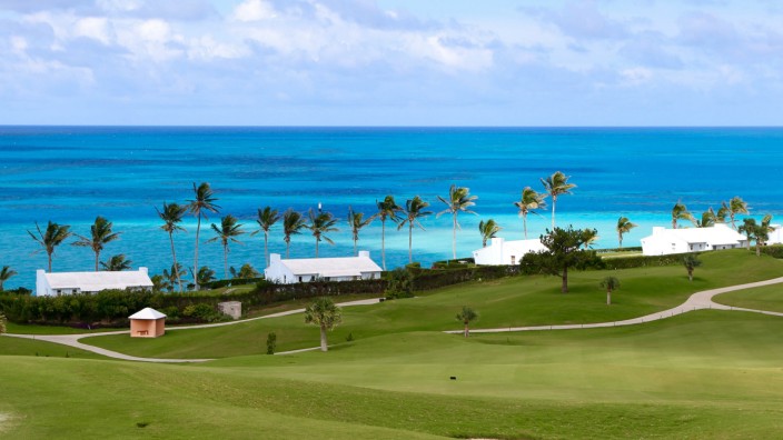 Banken: Ein Golfplatz auf den Bermuda-Inseln: Hier sitzt die N.T. Butterfield & Son, die einen Großteil der Offshore-Dienste der Credit Suisse übernehmen soll.