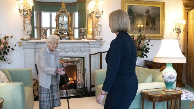 Regierungswechsel in Großbritannien: Die Queen ernennt Truss auf dem königlichen Schloss Balmoral zur neuen britischen Premierministerin.