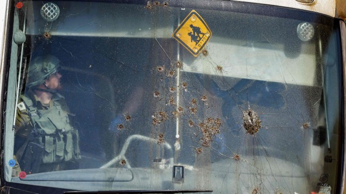 Westjordanland: Angriff auf einen Bus mit israelischen Soldaten