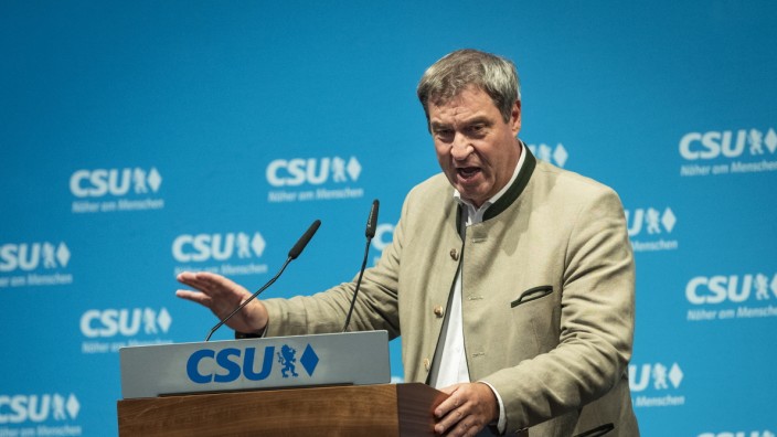 Wahlkampf und Startbahngegner: Ministerpräsident Markus Söder (CSU) spricht im Weissbräuzelt.