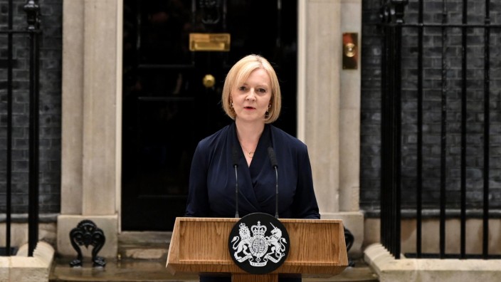 PM Liz Truss Takes Her Place At Number 10