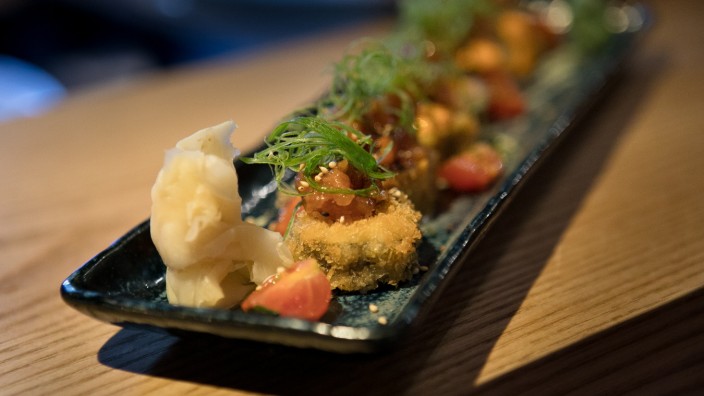 Restaurant Jiro: Die Kunst des Sushi-Meisters: hier Tuna Tatar Crunchy Roll.