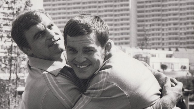 München 1972: Anlässlich der Olympischen Spiele 1972 posierten Alfons (rechts) und Lorenz Hecher mit einer kleinen Ringeinlage.