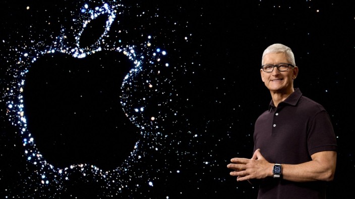 Werbung auf dem iPhone: "Wir könnten einen Haufen Geld verdienen, wenn wir unsere Kunden zu Geld machten", sagte Apple-Chef Tim Cook vor einigen Jahren. Das könnte nun passieren, wenn Apples Werbegeschäft wächst.