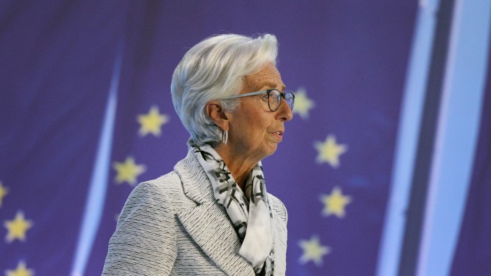 Inflation: Die Chefin der EZB, Christine Lagarde, muss jetzt mit aller Kraft nachholen, was die Jahre zuvor in Sachen Geldpolitik versäumt wurde.