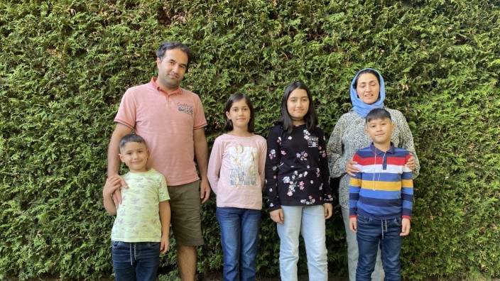 Flüchtlinge im Landkreis Ebersberg: Familie Halim ist vor den Taliban aus Kabul geflohen. Weil sie bereits in Polen einen Asylantrag gestellt haben, sollen sie nun abgeschoben werden.