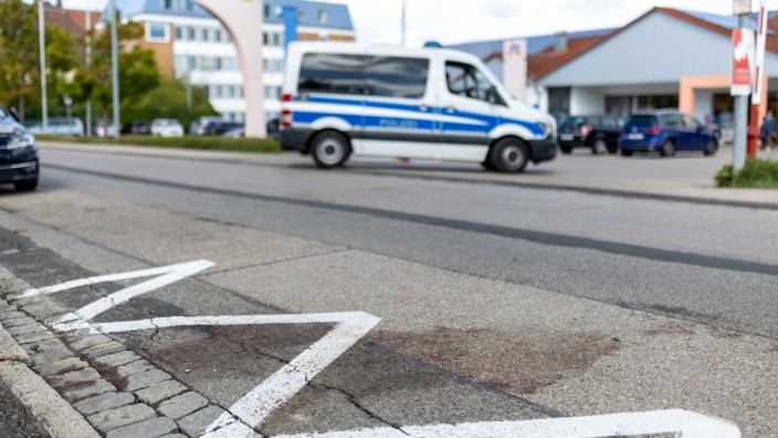 Von der Polizei erschossen: Bei einem Polizeieinsatz in Ansbach wurde ein 30-Jähriger getötet, der mit einem Messer wahllos Menschen angegriffen hatte.