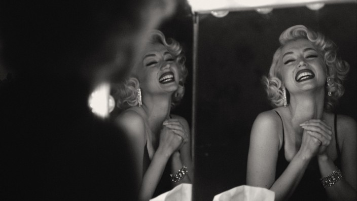 Filmfestspiele Venedig: Zehn Jahre hat der Regisseur Andrew Dominik an "Blonde" gearbeitet: Ana de Armas als Marilyn Monroe.
