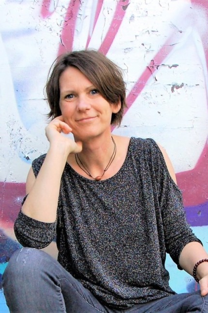 Schreibwettbewerb der VHS Vaterstetten: Juliane Breinl, selbst Jugendbuchautorin, hat wieder die Jurierung der Beiträge geleitet.