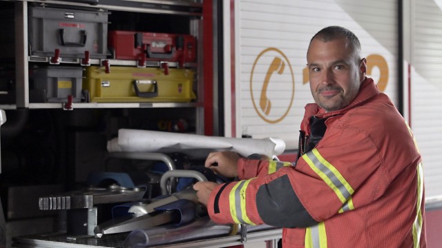 Katastrophenschutz: Ottobrunns Feuerwehrkommandant Eduard Klas glaubt, dass es zu Stromausfällen kommen wird.