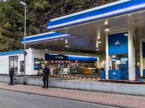 Idar-Oberstein: Lebenslange Haft nach tödlichem Schuss auf Tankstellen-Mitarbeiter