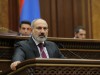 Der armenische Ministerpräsident Nikol Paschinjan hat sich an Armeniens Schutzmacht Russland und an Frankreich gewandt.