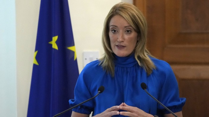 Europäische Union: EU-Parlamentspräsidentin Roberta Metsola steht im Mittelpunkt der Spekulationen darüber, wie der neue Generalsekretär des Parlaments an seinen Posten kam.