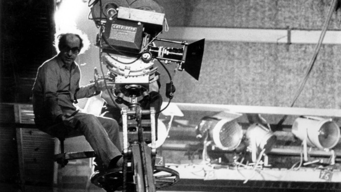 Erinnerungen an Jean-Luc Godard: Der Regisseur Jean-Luc Godard beim Dreh von "Passion" (1982).