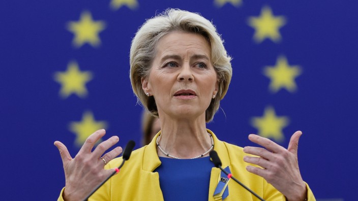Europäische Union: "Eine Nation von Helden hat sich erhoben": Ursula von der Leyen am Mittwoch vor dem Europaparlament in Straßburg.