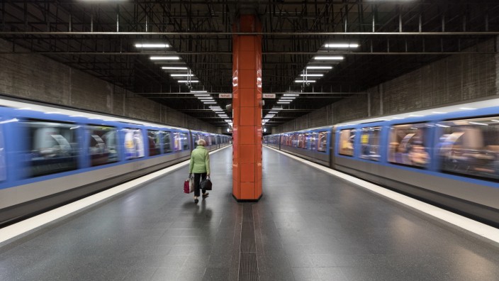 Münchner Nahverkehr: U-Bahn, S-Bahn, Bus und Tram werden teurer: Die MVV-Gesellschafter aus Freistaat, Stadt und Landkreisen haben am Freitag eine deutliche Preiserhöhung zum Fahrplanwechsel im Dezember beschlossen.