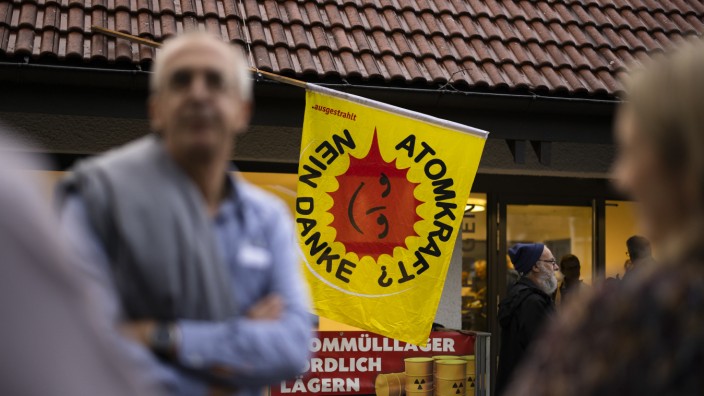 Atom-Endlager in der Schweiz: In Hohentengen gibt es Proteste gegen das geplante Atommüllendlager, gegenüber auf der Schweizer Seite des Rheins wollen sie sich dagegen nicht "aus der Ruhe bringen lassen".