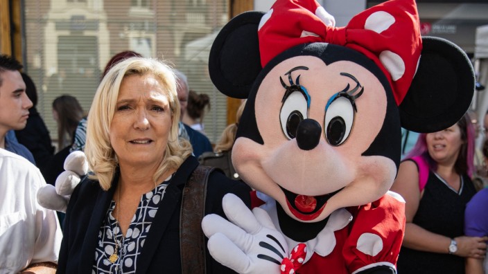 France: In Agde, southern France, where her party met on Sunday, Marine Le Pen is almost as popular as Minnie Mouse: her Rassemblement National party won almost 60 percent of the parliamentary elections there.