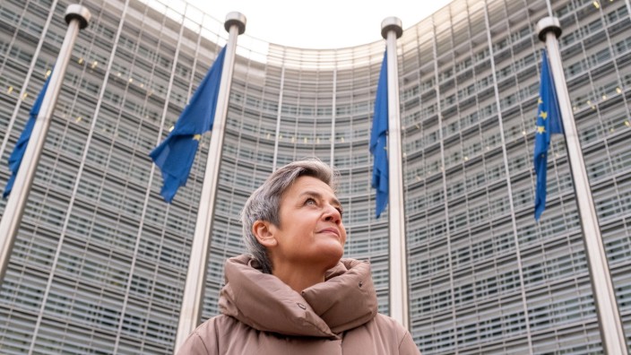 Europäischer Binnenmarkt: Kommissions-Vizepräsidentin Margrethe Vestager vor der Zentrale der Behörde. Sie stellte am Montag ein wichtiges Gesetz vor.