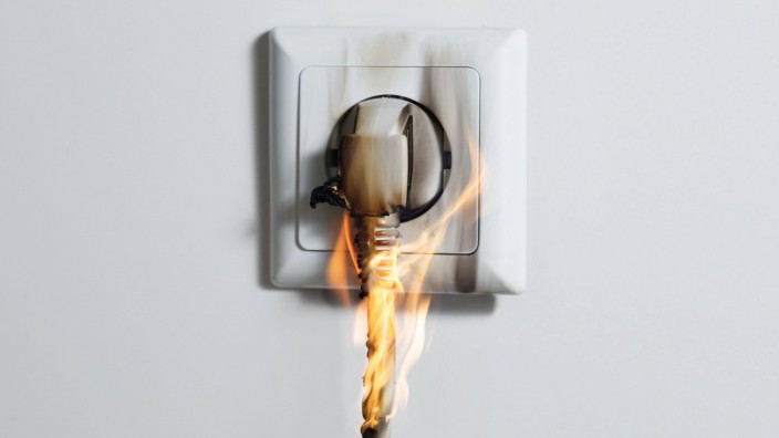 Brandschutz: Elektrotechnische Defekte gehören zu den häufigsten Ursachen von Bränden.