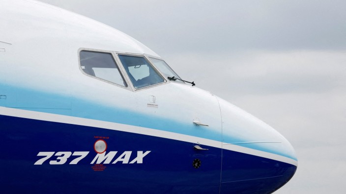 Luftfahrt: Die Boeing "737 Max" war nach zwei Abstürzen lange mit Startverboten belegt.