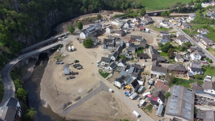 Flutkatastrophe: Selbst mehr als ein Jahr nach der Flutkatastrophe ist das Ahrtal weit von Normalität entfernt. Auch das Dorf Schuld im Norden von Rheinland-Pfalz ist immer noch schwer gezeichnet von den Wassermassen.