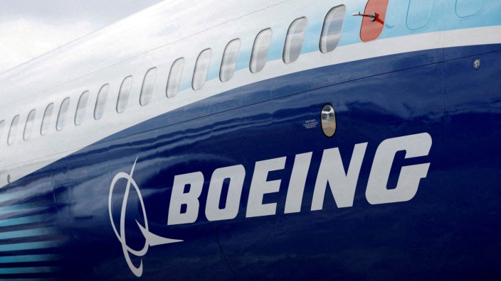 Geldstrafe für Boeing: Das Flugsystem der Boeing "737 Max" griff unbemerkt wiederholt in die Steuerung ein.