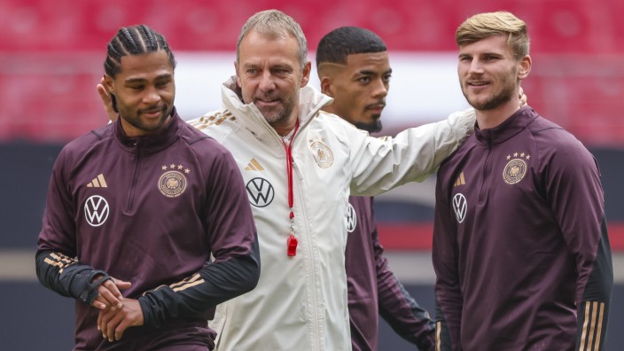 Deutsche Nationalmannschaft: Bundestrainer Hansi Flick muss bei der Nationalmannschaft Aufbauarbeit leisten - unter anderem bei Serge Gnabry (links) und Timo Werner (rechts).