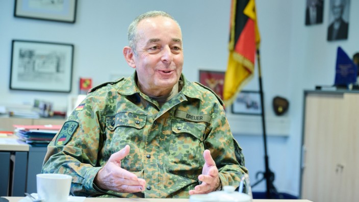 Bundeswehr: Befehlshaber des neuen Territorialen Führungskommandos ist der als Corona-Krisenlenker bekannte Generalleutnant Carsten Breuer.