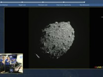 „Dart-Mission“: Nasa-Sonde rammt erfolgreich einen Asteroiden