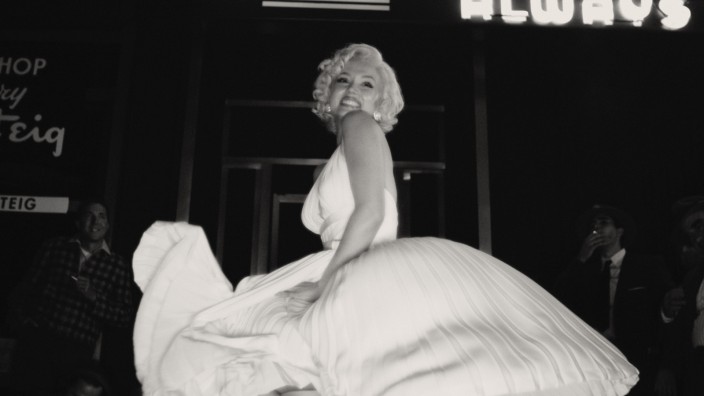 "Blond" bei Netflix: "Die letzten Tage ihres Lebens waren brutal": Ana de Armas als Marilyn Monroe in "Blond".