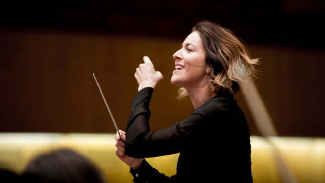 Brahmstage Tutzing: Alondra de la Parra dirigiert die Münchner Symphoniker.
