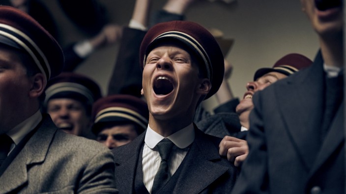 Filmtipp: Junge Männer, die in den Krieg ziehen - ein Thema, das erschreckend aktuell ist.