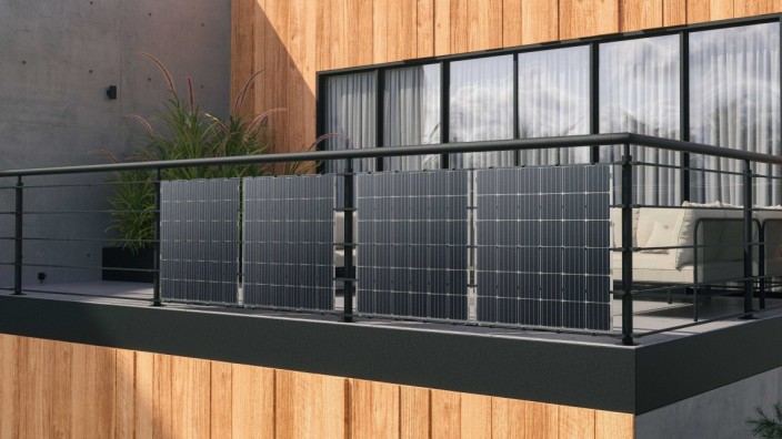 Photovoltaik: Die Sonne für sich arbeiten lassen: Mit den zuletzt stark gestiegenen Strompreisen hat die Nachfrage nach Solaranlagen für den Balkon enorm zugenommen