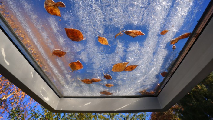Energie sparen: Schutz vor Wind und Winter: Bei Fenstern kommt es nicht nur auf die Verglasung an, sondern auch auf den Rahmen. In Deutschland setzen die meisten auf Kunststoff.