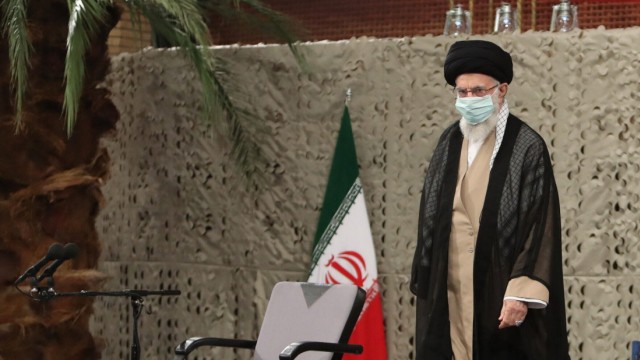 Aufstände: Wahrscheinlich wird sein Regime nicht vor zügelloser Gewalt zurückschrecken: Ayatollah Ali Chamenei, Irans Oberster Führer, vergangene Woche in Teheran.