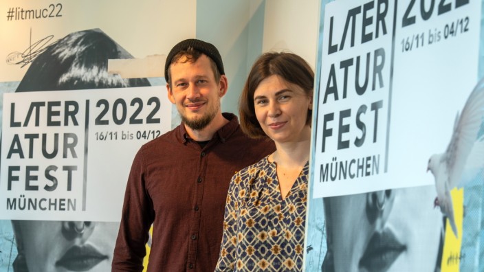 Kultur: Blick von München in die Welt: Die ukrainische Schriftstellerin Tanja Maljartschuk kuratiert das Forum des diesjährigen Literaturfests, Benedikt Feiten bindet die Münchner Szene ein.