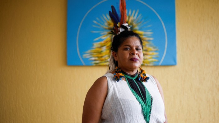 Brasilien: Sônia Guajajara, Vertreterin indigener Völker in Brasilien, kandidiert bei den bevorstehenden Wahlen.