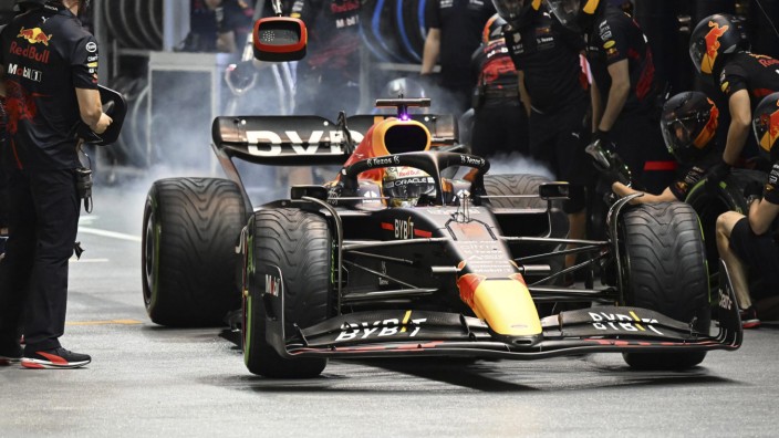 Formel 1: Auf der Strecke ist Max Verstappen schnell, doch sein Red-Bull-Team macht Fehler beim Tanken.