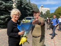 Liveblog zum Krieg in der Ukraine: Verteidigungsministerin erstmals in der Ukraine